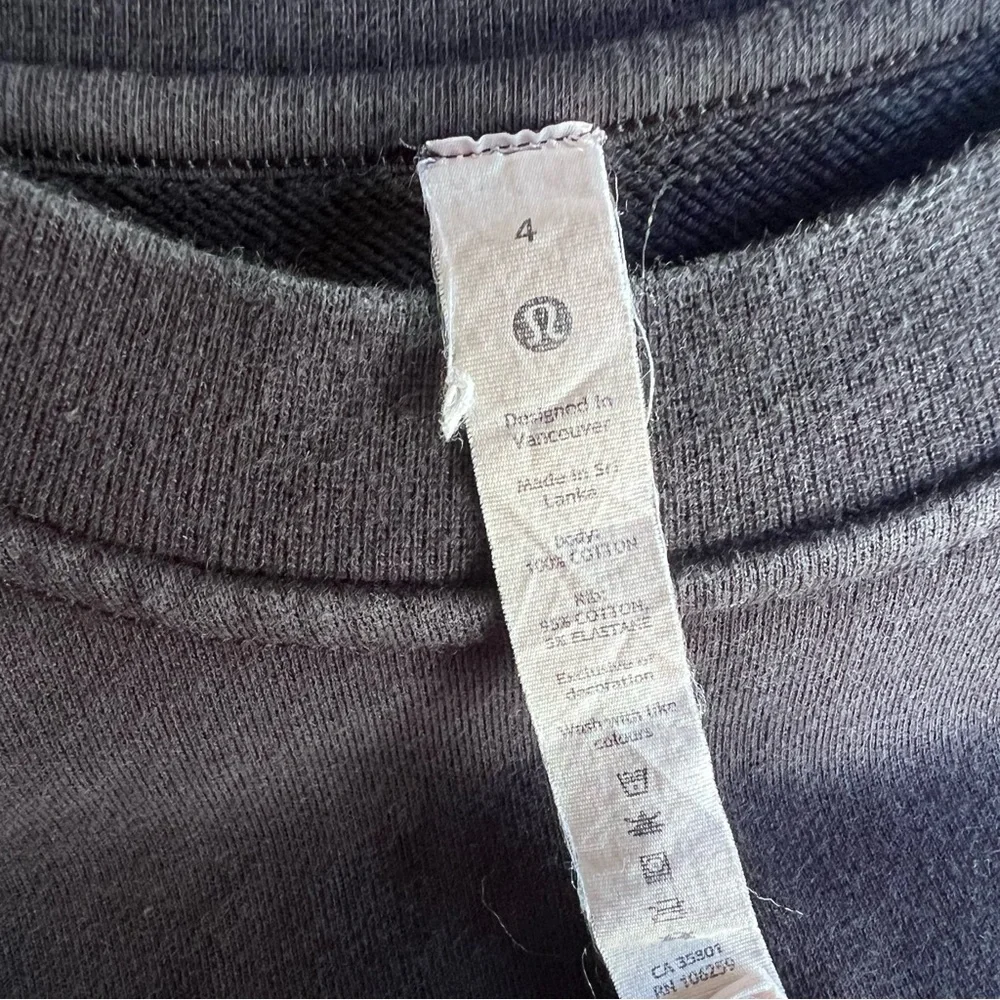 Lululemon perfectly oversized crew spell out sweatshirt 4 black logo - Picture 6 of 8